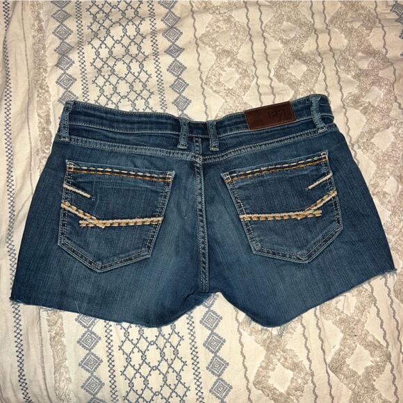 Buckle BKE Stella Denim Shorts Cutoffs Size 28 - Picture 4 of 5
